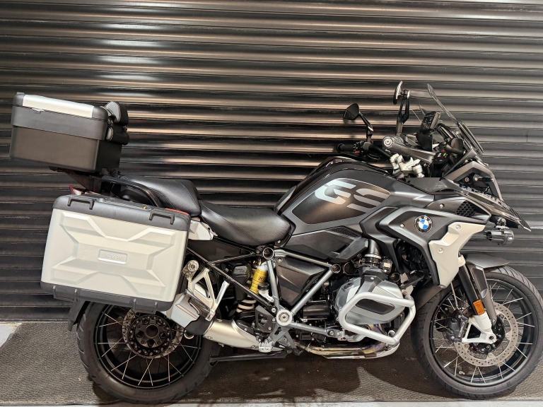 BMW R 1250 GS TE TRIPLE BLACK Luggage Nav 6 Heated Seats  More Only 5608 Miles 