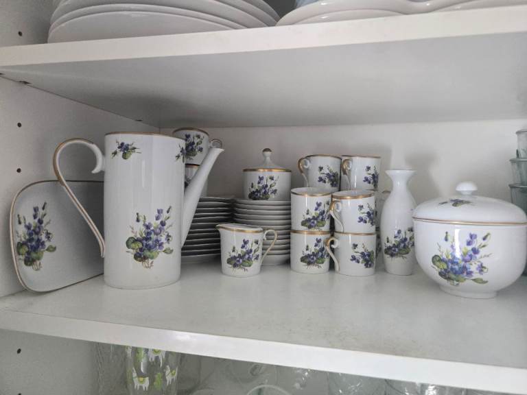 Hackefors Vintage White Ceramic Tea Set with Floral Design – Complete