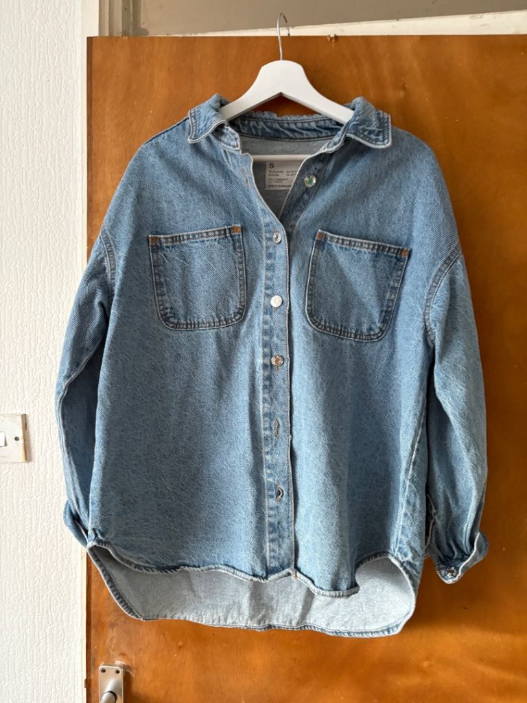 Woman’s heavy demin button up shirt with 2 front pockets size s 10/12 U.K. 