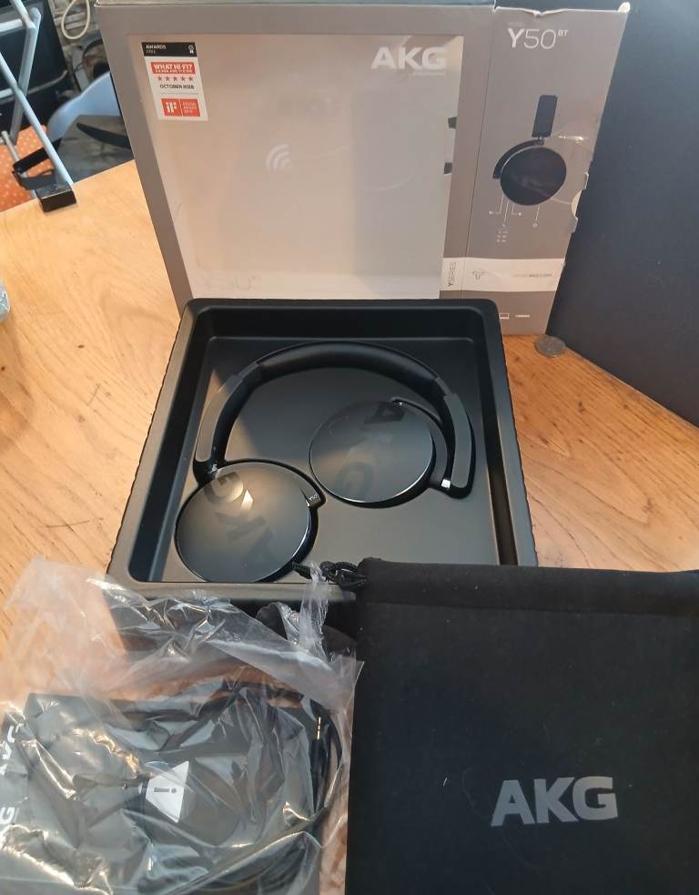 AKG Y50 Bluetooth wireless headphones Black