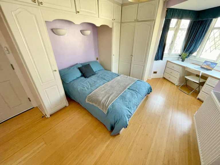 🏡 DOUBLE ROOM AVAILABLE IN BROMLEY-BY-BOW — BILLS INCLUDED 💎