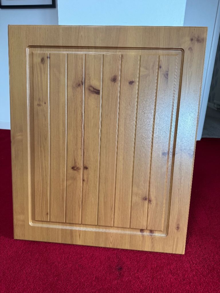 Six pine style cabinet doors 596mm x 715mm