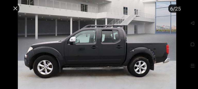 2011 Nissan Navara Double Cab Pick Up Tekna 2.5dCi 190 4WD Auto 2 OWNER SPARE KEY PICK UP Diesel ...