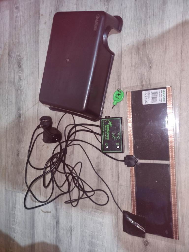 Snake enclosure accessories open to decent offers 