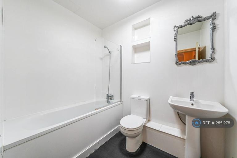 1 bedroom in Nelson Gardens, Whitton, TW3 (#2651276)
