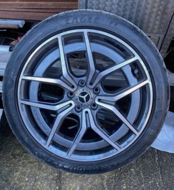 Mercedes E Class AMG alloy wheel