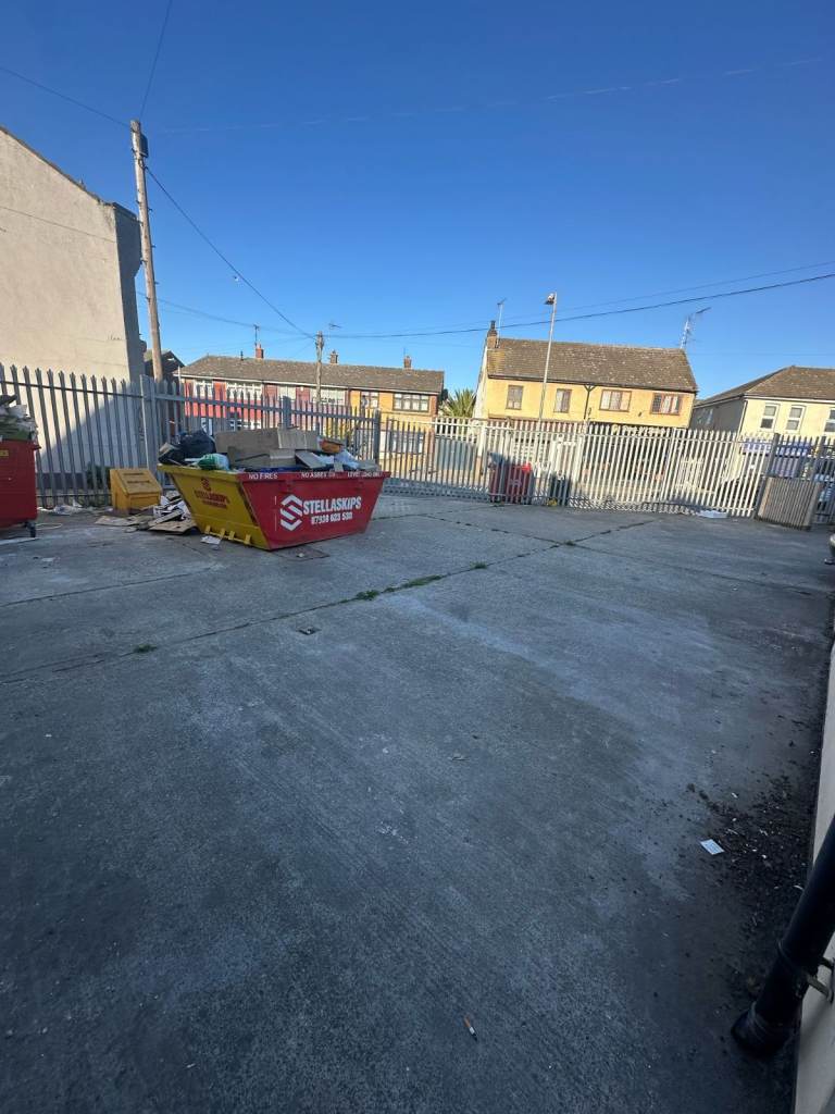 1 Large  Double bedroom to Rent in HMO Property (RM18)