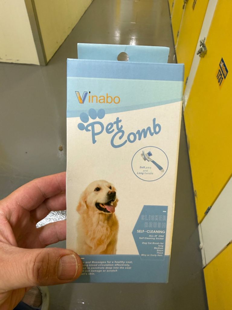 Cat /dog brush