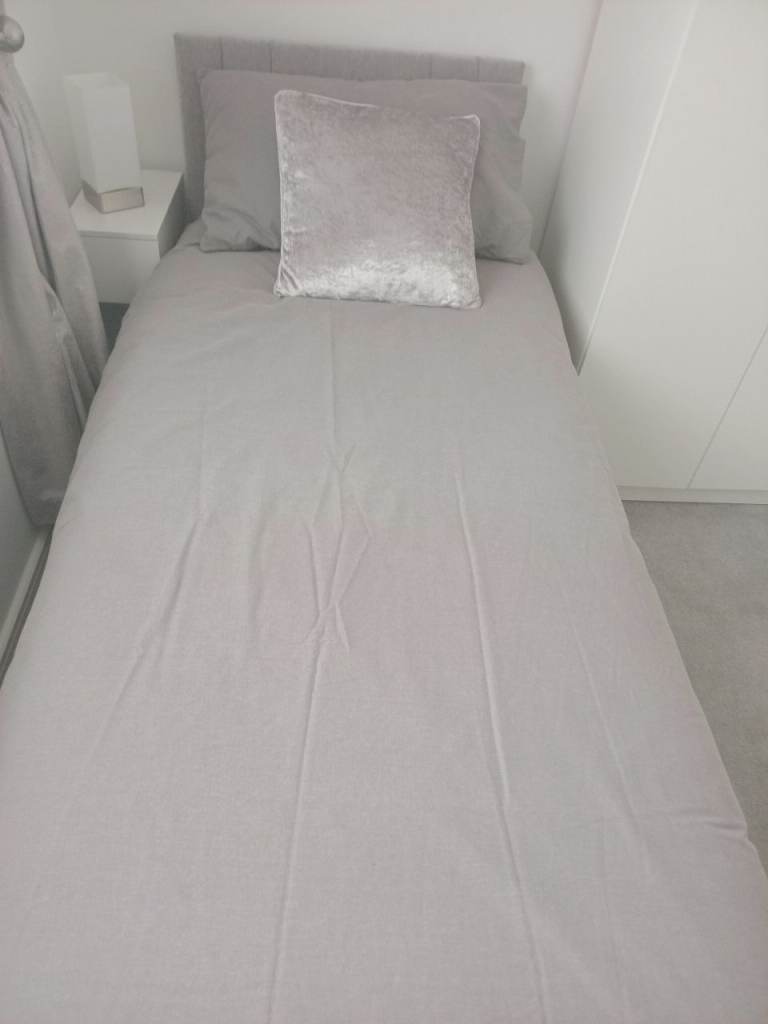 Single bed and mattress c/w headboard 