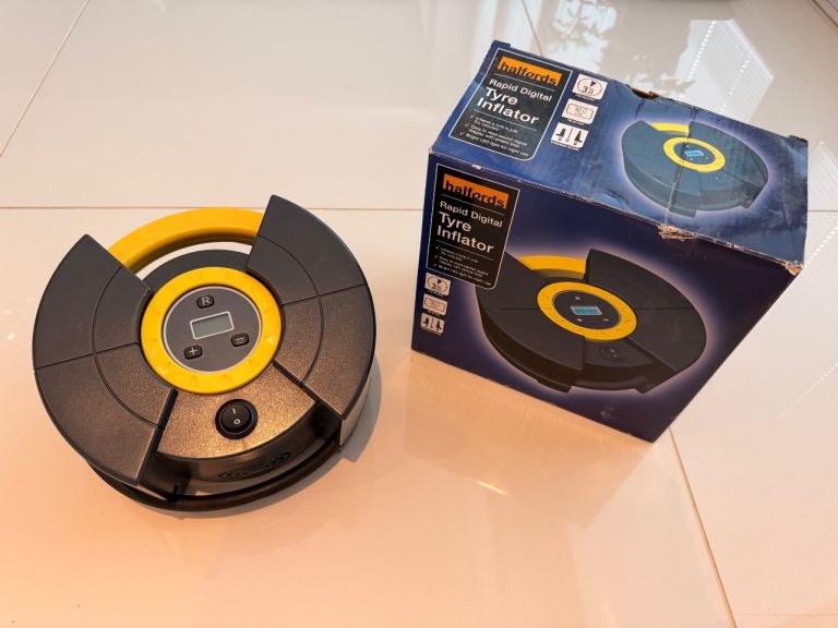 Halfords Rapid Digital Tyre Inflator 