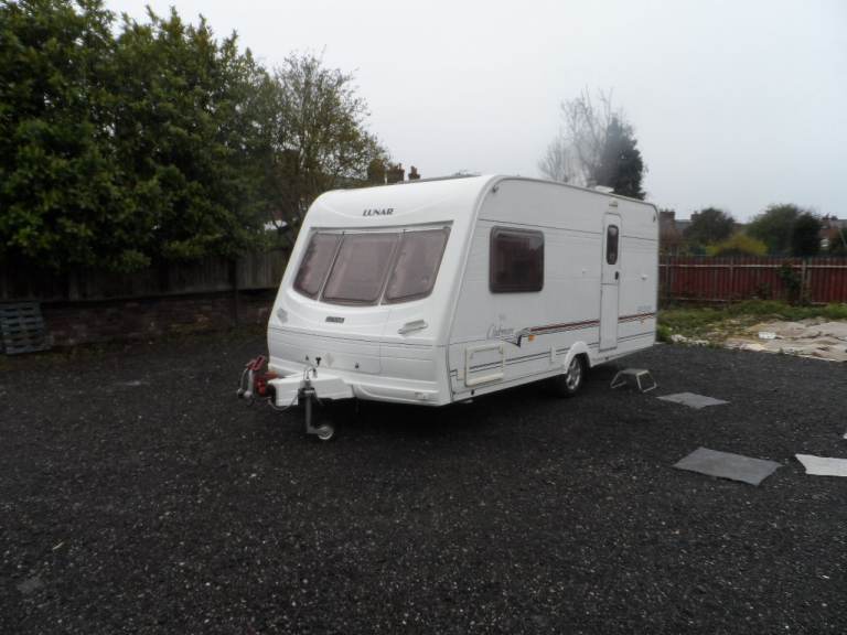 2004 lunar clubman 2 berth caravan with motor mover