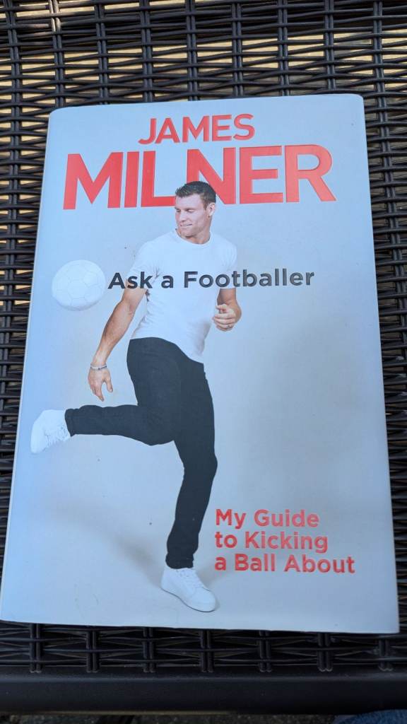 15 x FOOTBALL/RUGBY BOOKS & Vintage T-Shirt Liverpool, Spurs, Man Utd & FREE extras ⚽