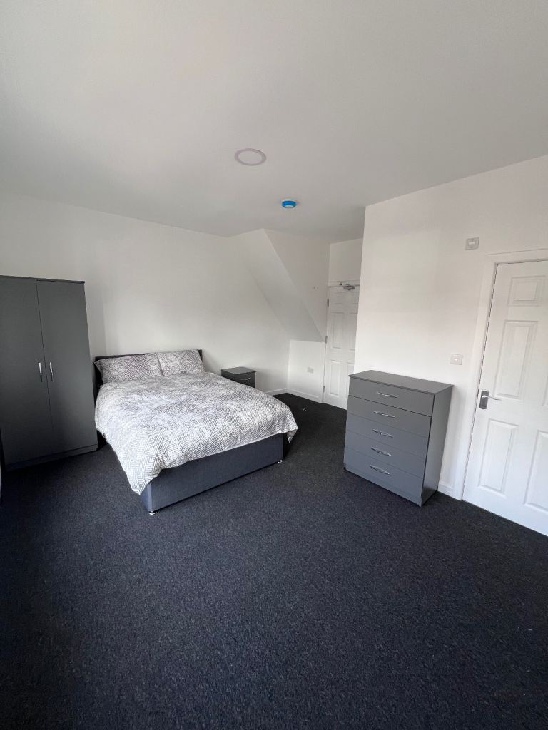 EN SUITE DOUBLE ROOM SUPPORTED ACCOMMODATION! Available for Universal Credit (UC) PIP in Selly Oak!