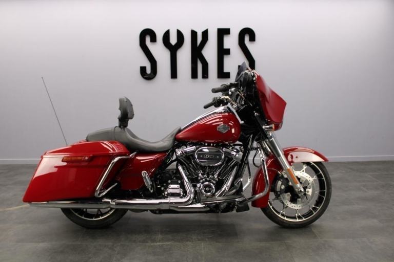 2021 Harley-Davidson FLHXS Touring Street Glide Special in Billiard Red