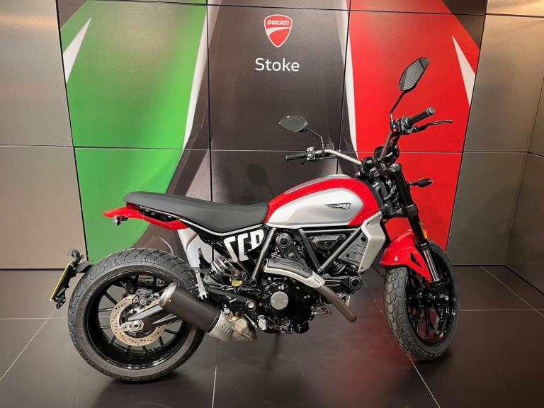 DUCATI SCRAMBLER ICON 2025 75 PLATE ONLY 45 MILES COVERED 30 MONTHS WARRANTY
