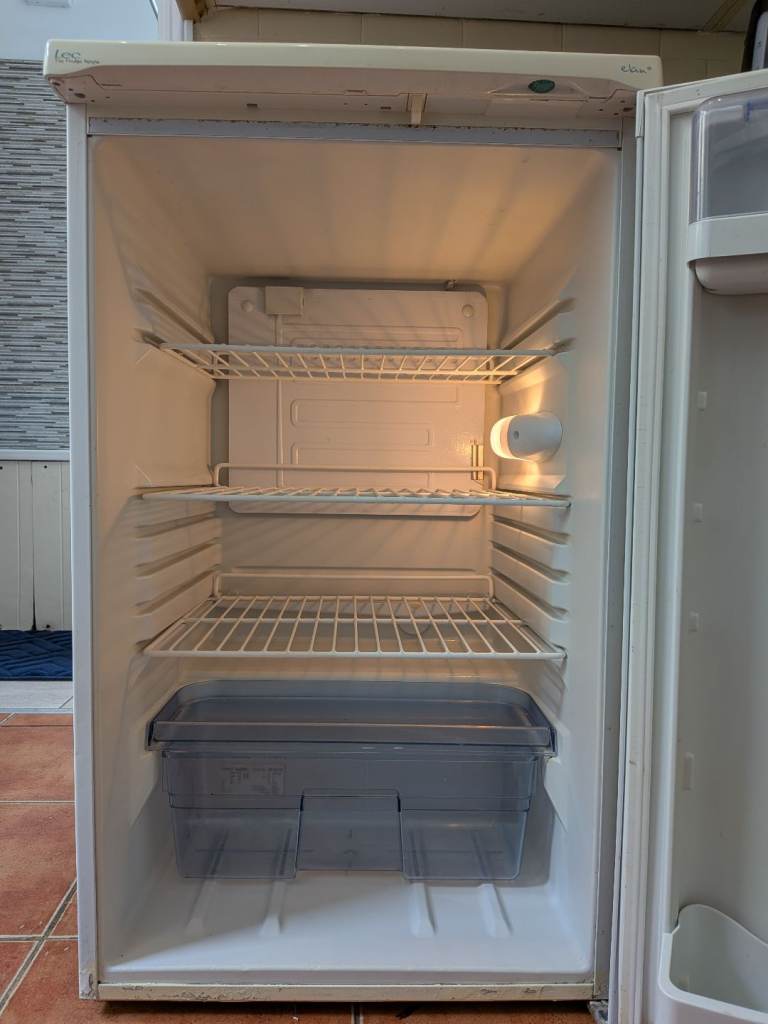 Lec elan undercounter fridge