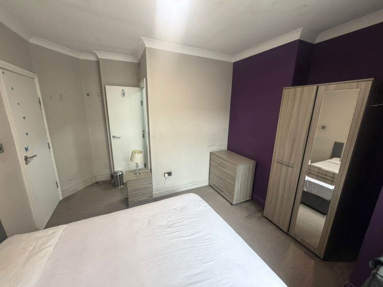 Furnished En-suite Flat to rent- Harrow -HA3