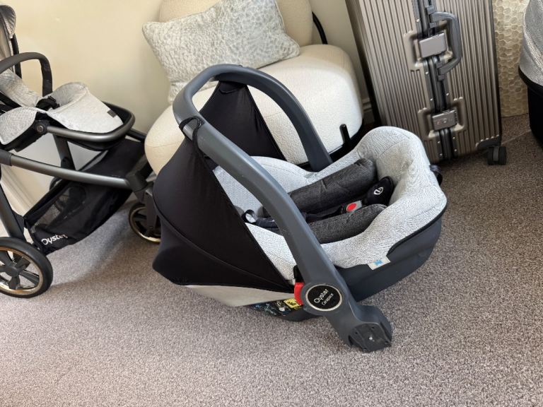 Oyster 3 Full Stroller Pram Travel System with Car Seat