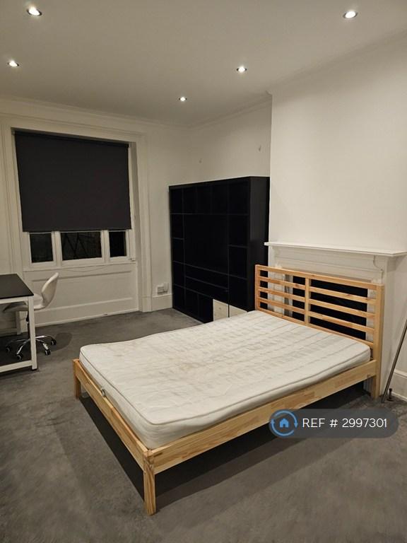 4 bedroom flat in Parkhurst Road, London, N7 (4 bed) (#2997301)