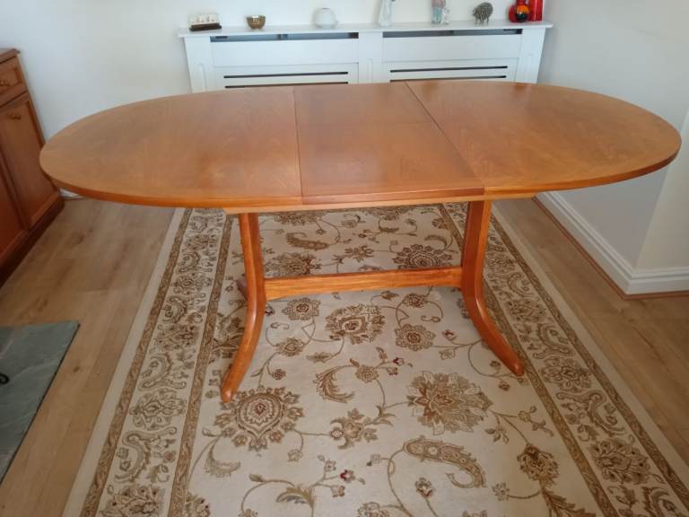 Free Extending Dining Table 