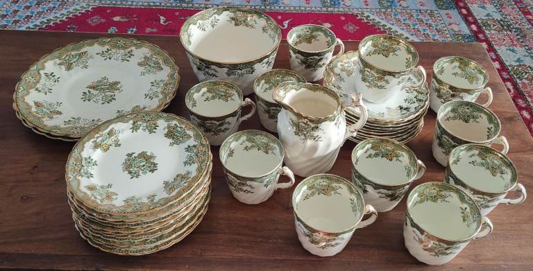 Vintage white, green and gold Tea set – 11 Pairs