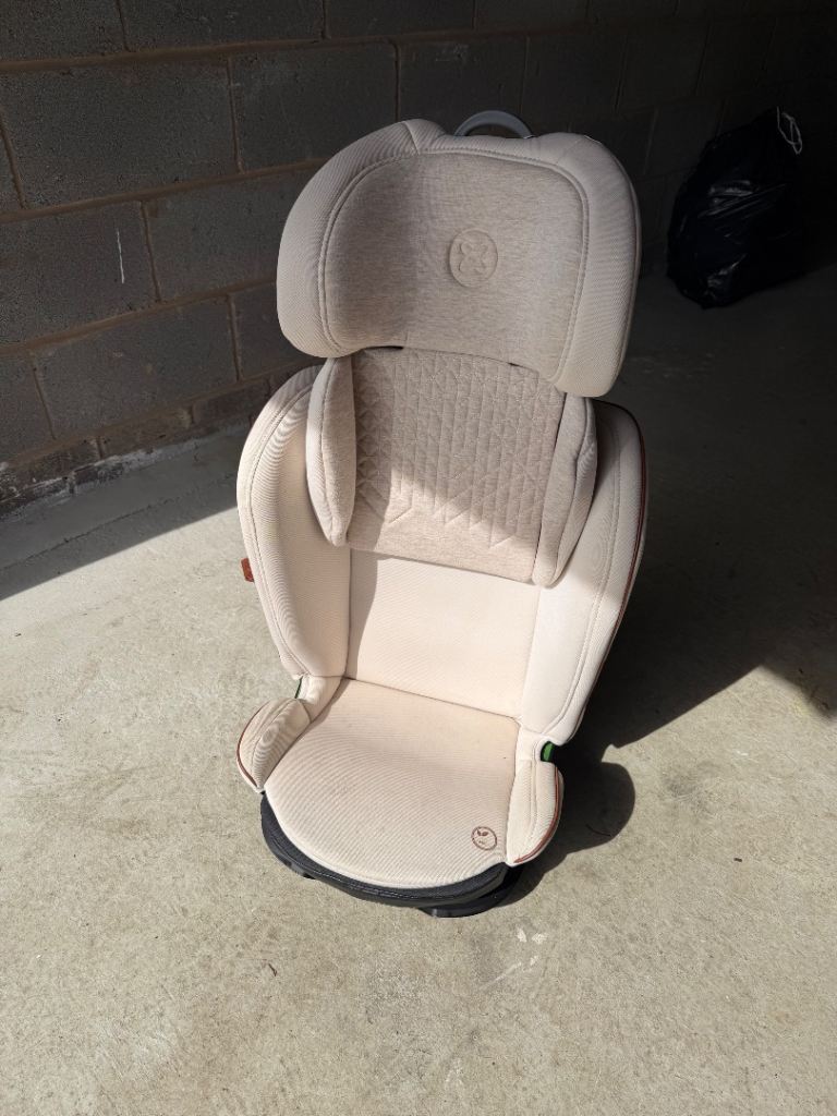 Car seat silver crossed hardly used second car seat 