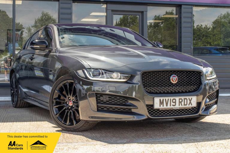 2019 Jaguar XE 2.0d R-Sport Saloon 4dr Diesel Auto AWD Euro 6 (s/s) (240 ps) Saloon Diesel Automatic