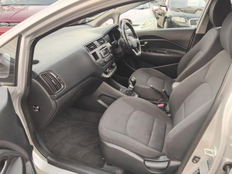 2011 Kia Rio 1.4 3 5 DOOR HATCHBACK VERY ECONOMICAL  FULL MOT AND SERVICE  HATCHBACK Petrol Manual