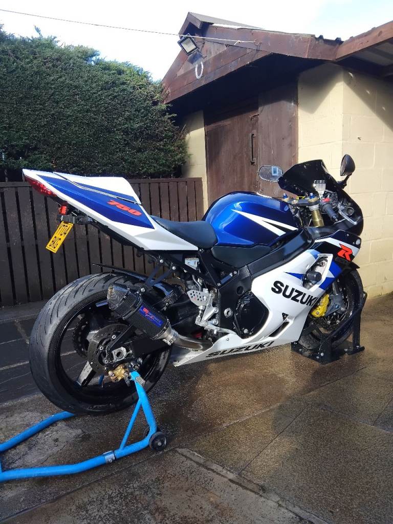 SUZUKI GSXR 750