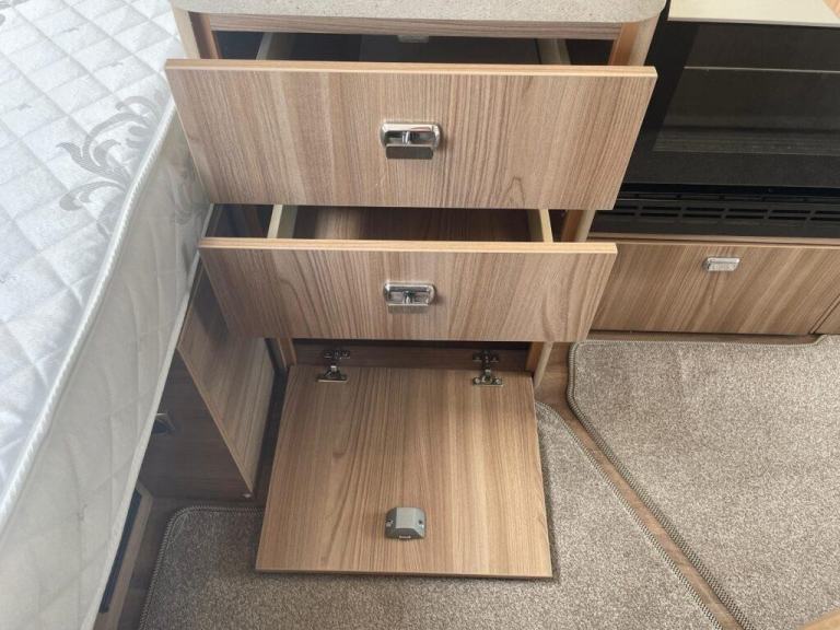 Swift Bessacarr 494 4 berth 4 belt rear fixed bed, dinette conversion motorhome