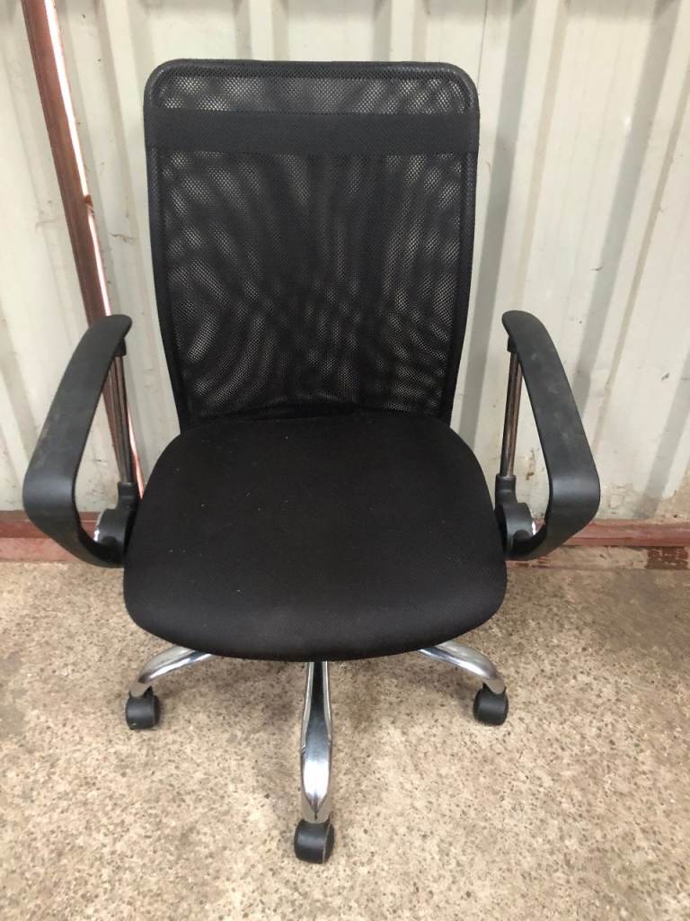Black Mesh Office Chair good condition 