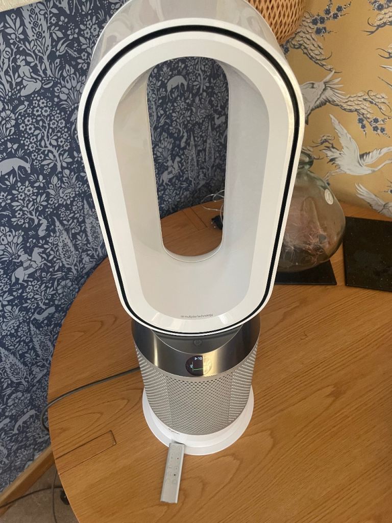 Dyson HP04. Air purifier, Hot &cool.