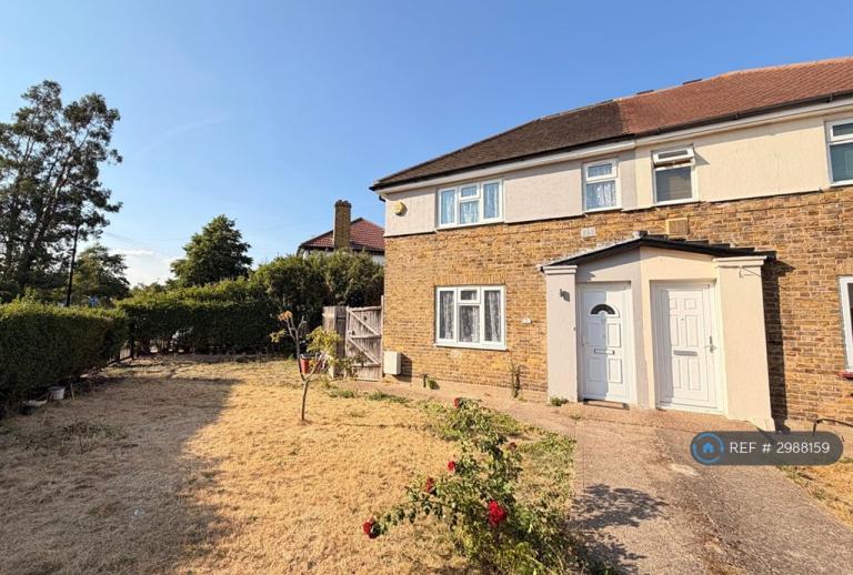 2 bedroom house in Martindale Road, Hounslow, TW4 (2 bed) (#2988159)