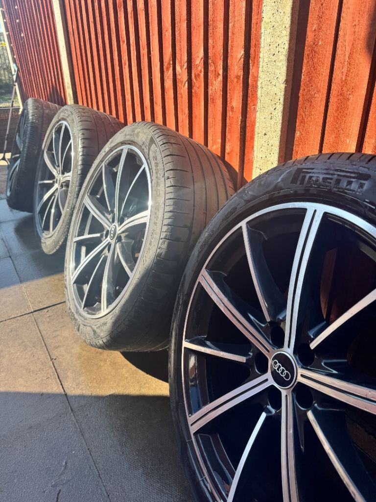 Audi Q7 22” Black Edition Audi Sport Alloy Wheels + Brand New Tyres – Genuine