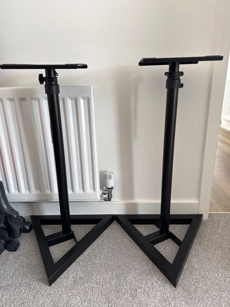 Speaker stands - Millenium
