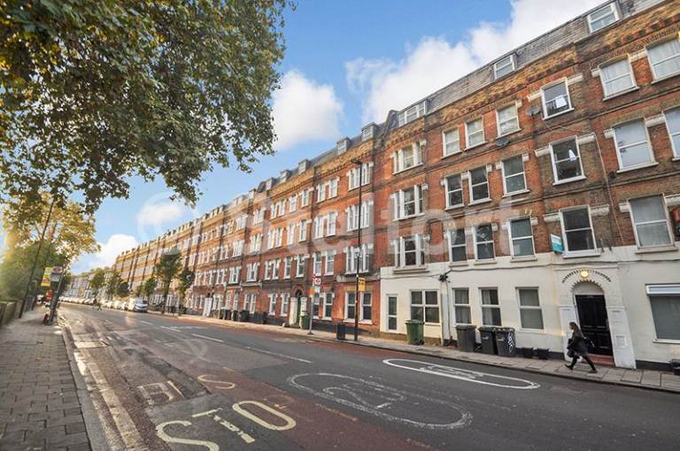 1 bedroom flat in Coldharbour Lane, London SW9