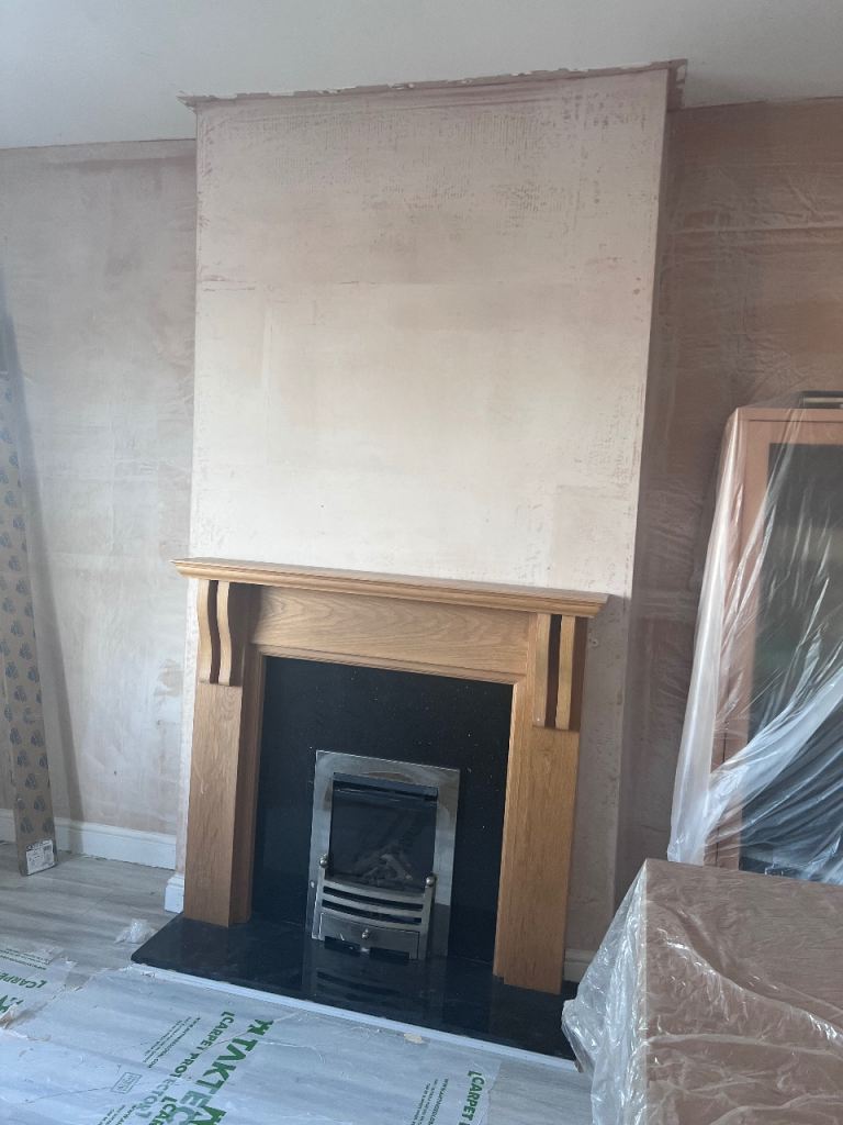Black Gloss Granite Gas Fireplace Set – Excellent Condition
