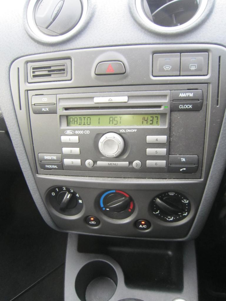 2007 Ford Fusion 1.6 Zetec 5dr Auto [Climate] New MOT included. HATCHBACK Petrol Automatic