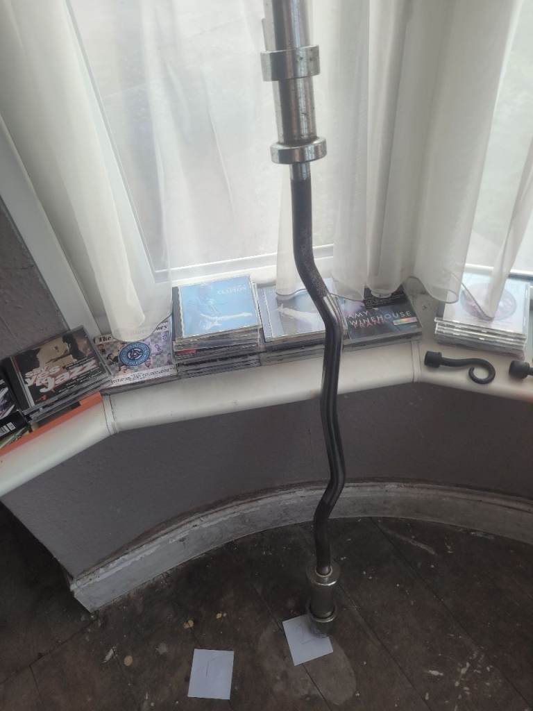 EZ Curl Barbell – Good Condition, Silver
