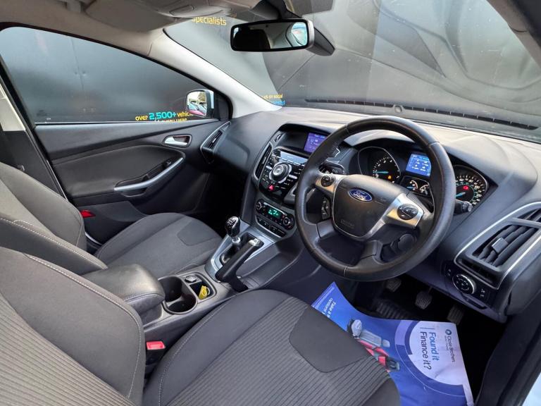 2013 Ford Focus 1.0 125 EcoBoost Titanium Navigator 5dr HATCHBACK PETROL Manual