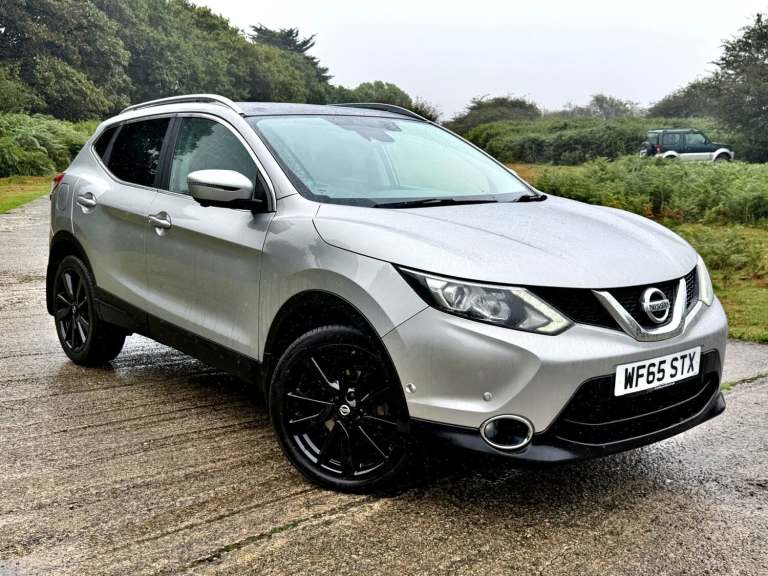 2015 Nissan Qashqai 1.5 dCi Tekna 5dr HATCHBACK Diesel Manual