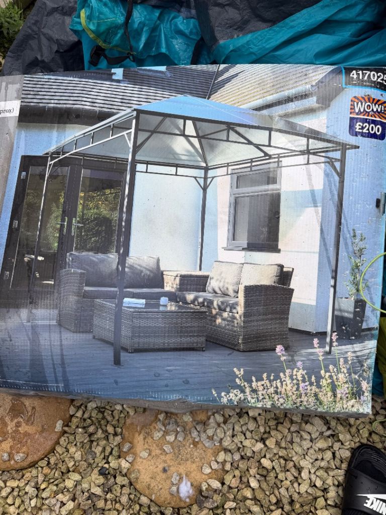 Hardtop gazebo 