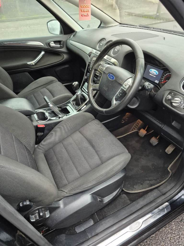 Black ford smax 7 seater ideal family car 