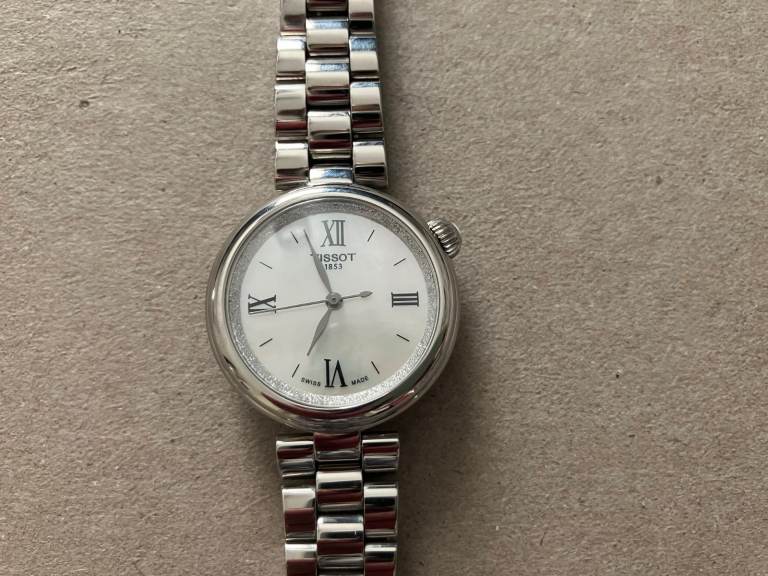 Tissot Desir 28mm Silver Tone Ladies Watch – Mother of Pear Dial, Excellent Condition