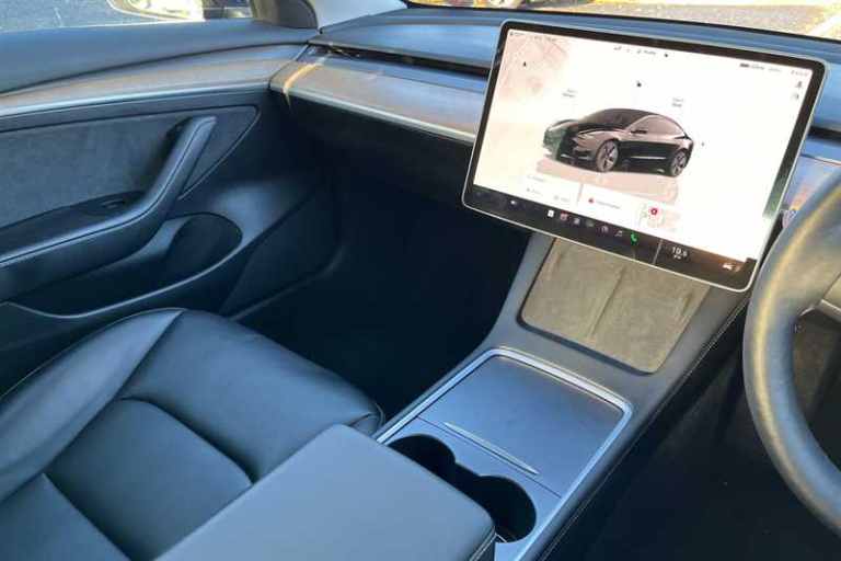 2022 Tesla Model 3 Standard Range Plus Saloon 4dr Electric Auto RWD (241 bhp) Saloon Electric Aut...