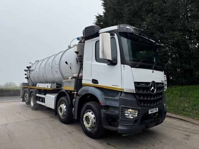 2018 68 Mercedes Arocs 3240 Euro 6 8x2 4200gln VJ stainless steel vacuum tanker