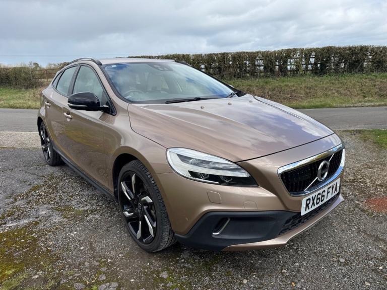 2026 Volvo V40 T5 [245] AWD Cross Country Lux Nav 5dr Geartronic Hatchback PETROL Automatic
