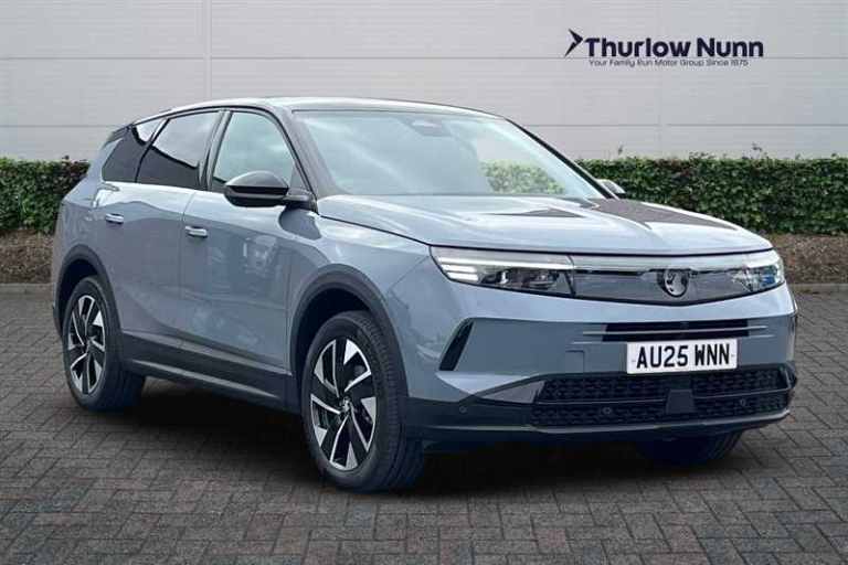 2025 Vauxhall Grandland 1.2 Hybrid [136] Ultimate 5dr e-DCT6 [Pan Roof] HATCHBACK PETROL Automatic