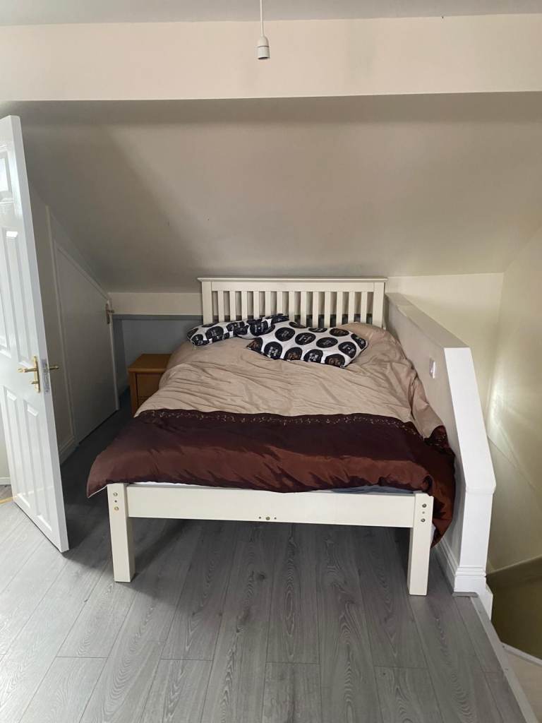 Refurbished Rooms to Rent - Gorse Hill / Central Swindon - Inclusive of all bills