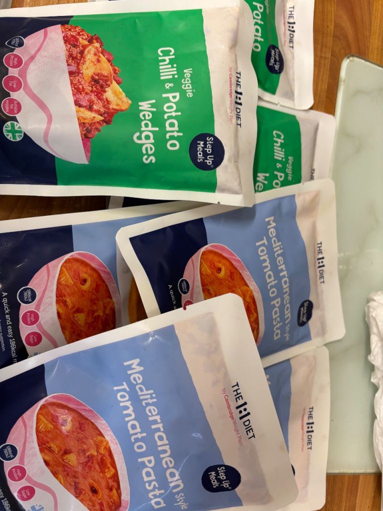 The 1:1 Diet Meals - Chilli & Potato Wedges, Tomato Pasta